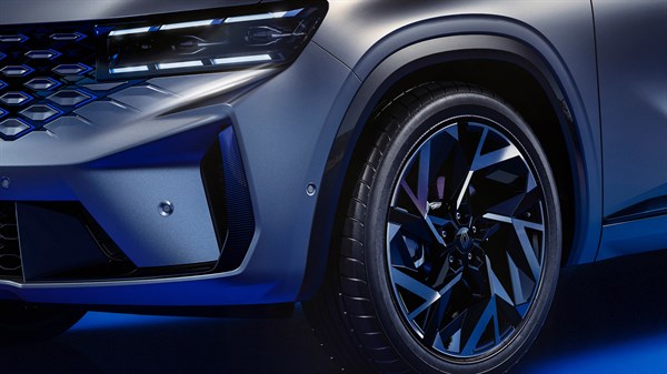 Renault Koleos full hybrid E-Tech - detalles de diseño con acentos azules