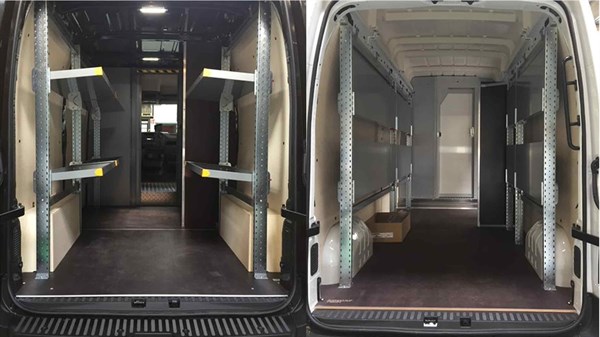 Renault MASTER transporting parcels