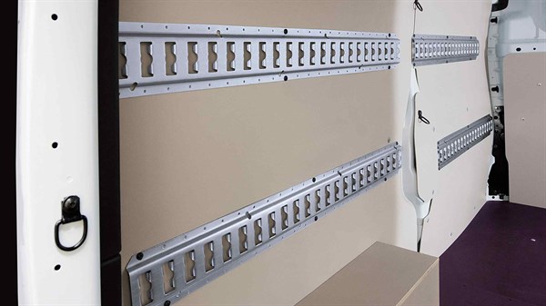 Renault MASTER lashing rails